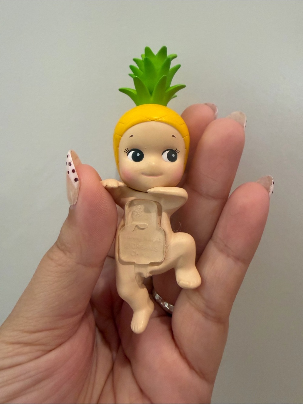 Pineapple Hipper Sonny Angel